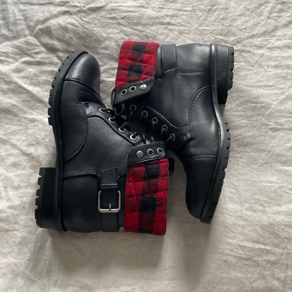 Faux leather boots with flannel design